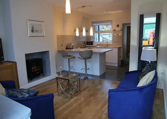 Charming Mid Terrace Cottage