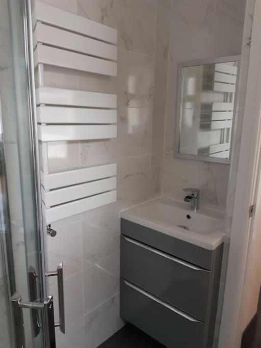 Charming Mid Terrace Conwy